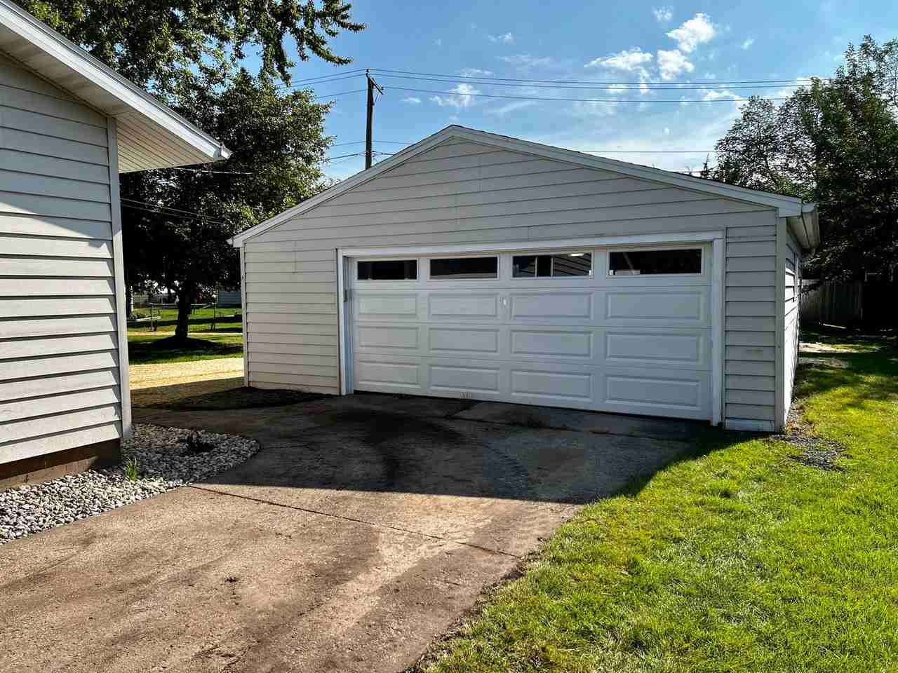 214 Jane Ct - Photo 2 of 17