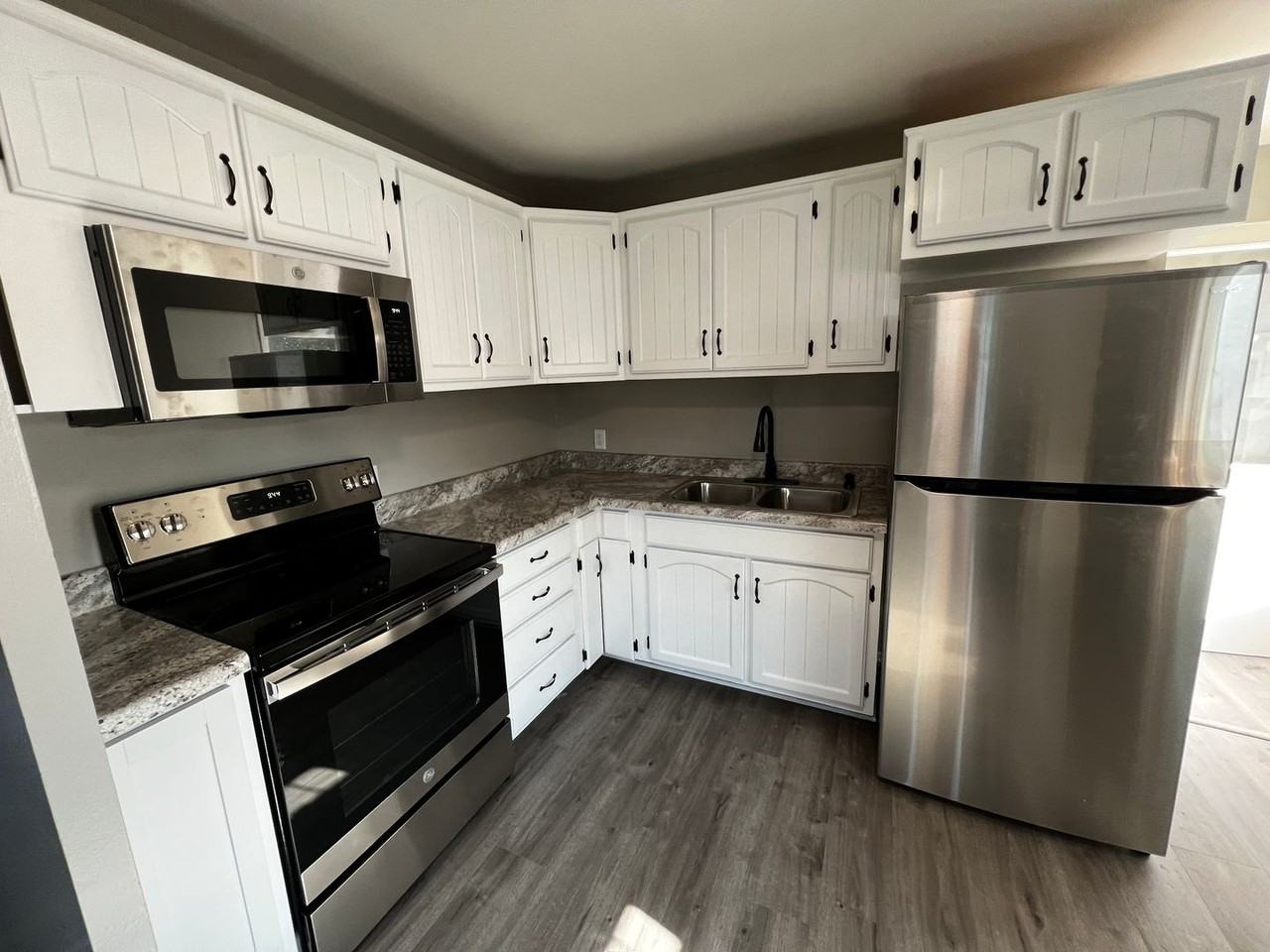 214 Jane Ct - Photo 5 of 17