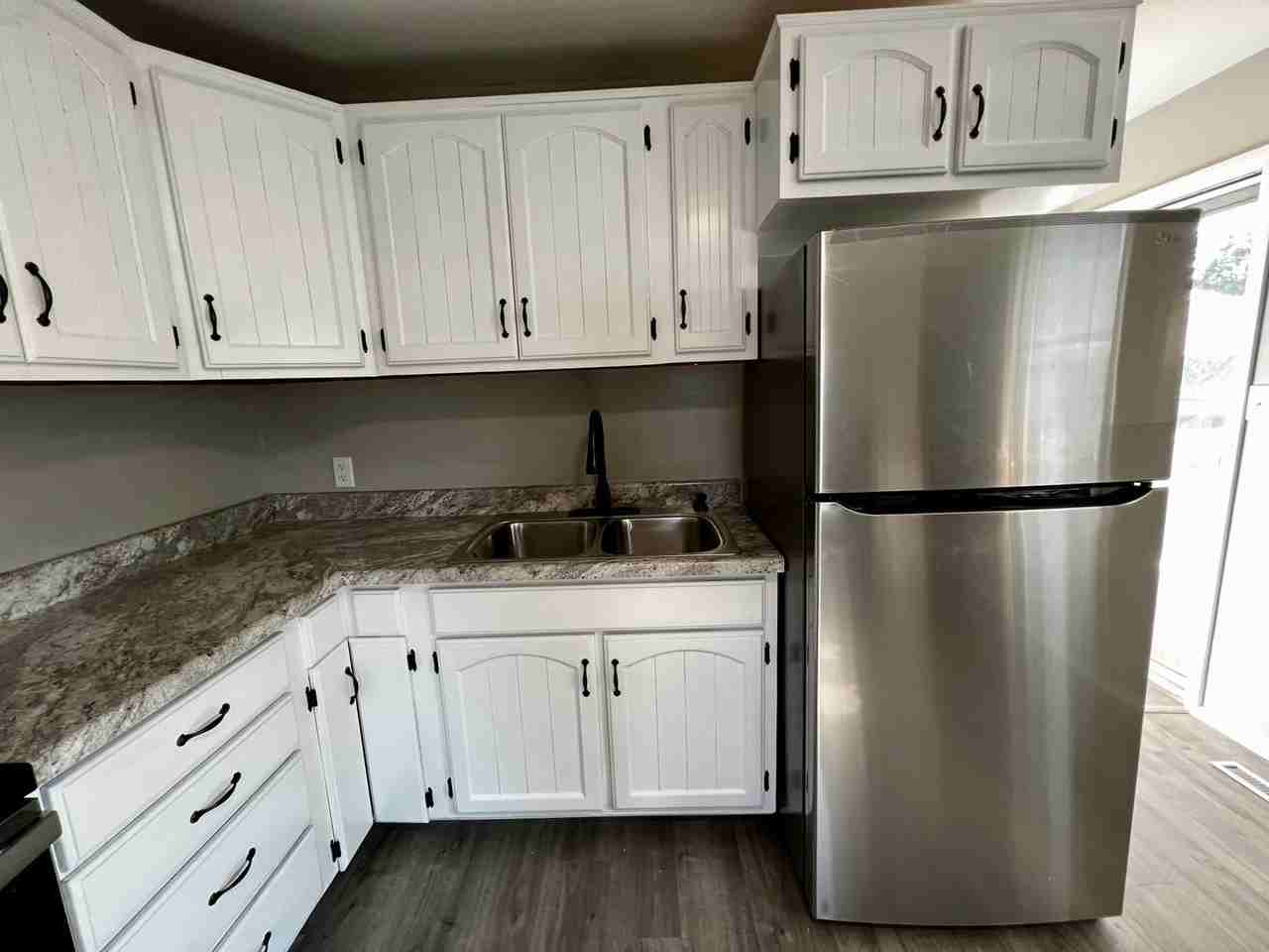 214 Jane Ct - Photo 7 of 17