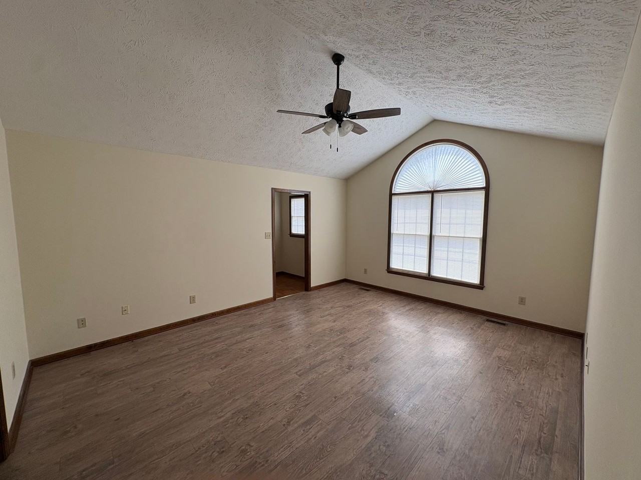 5837 Maidstone Ln - Photo 4 of 18