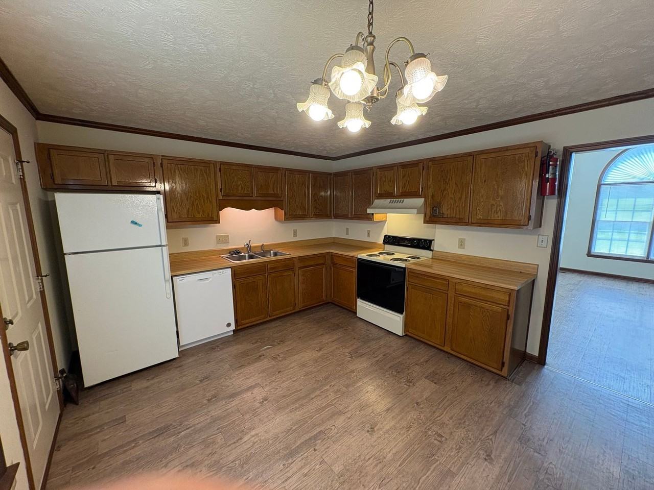 5837 Maidstone Ln - Photo 5 of 18