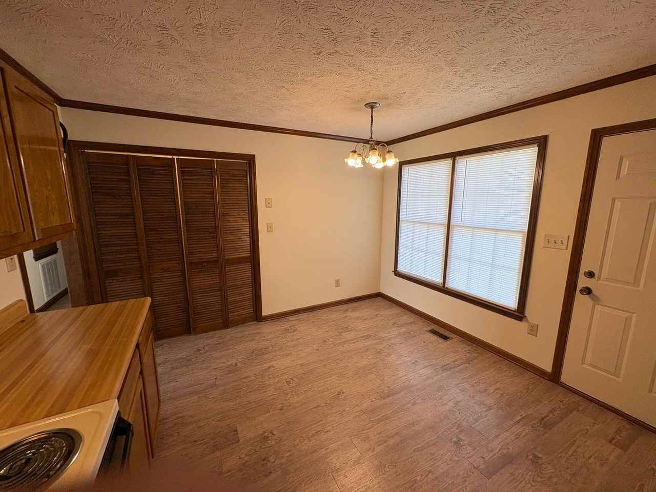 5837 Maidstone Ln - Photo 6 of 18