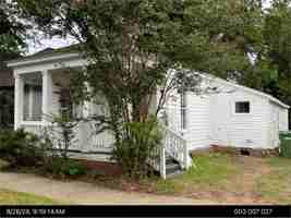 featured image of 211 8th St