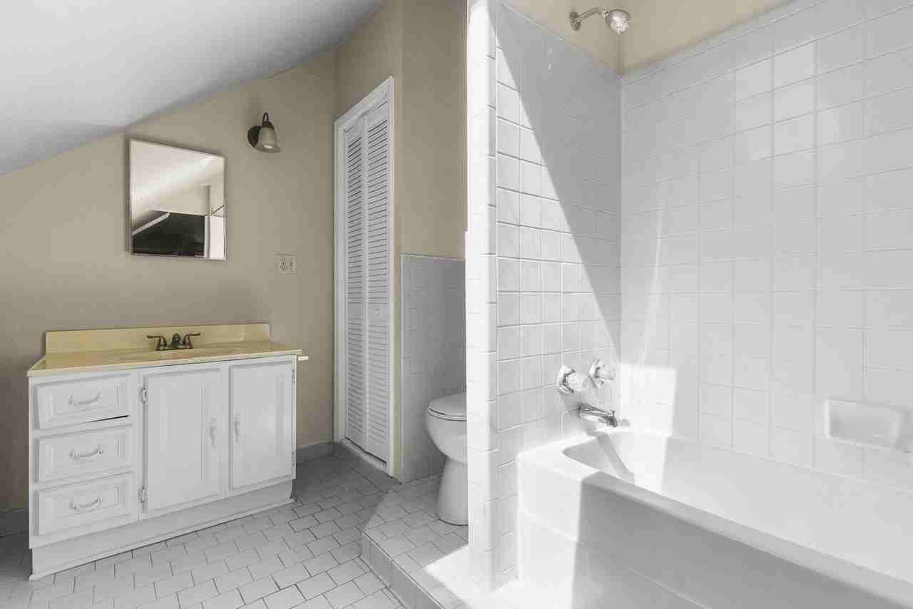 301 Euclid Ave - Photo 4 of 36