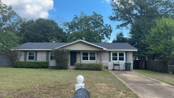 featured image of 210 Chinook Dr