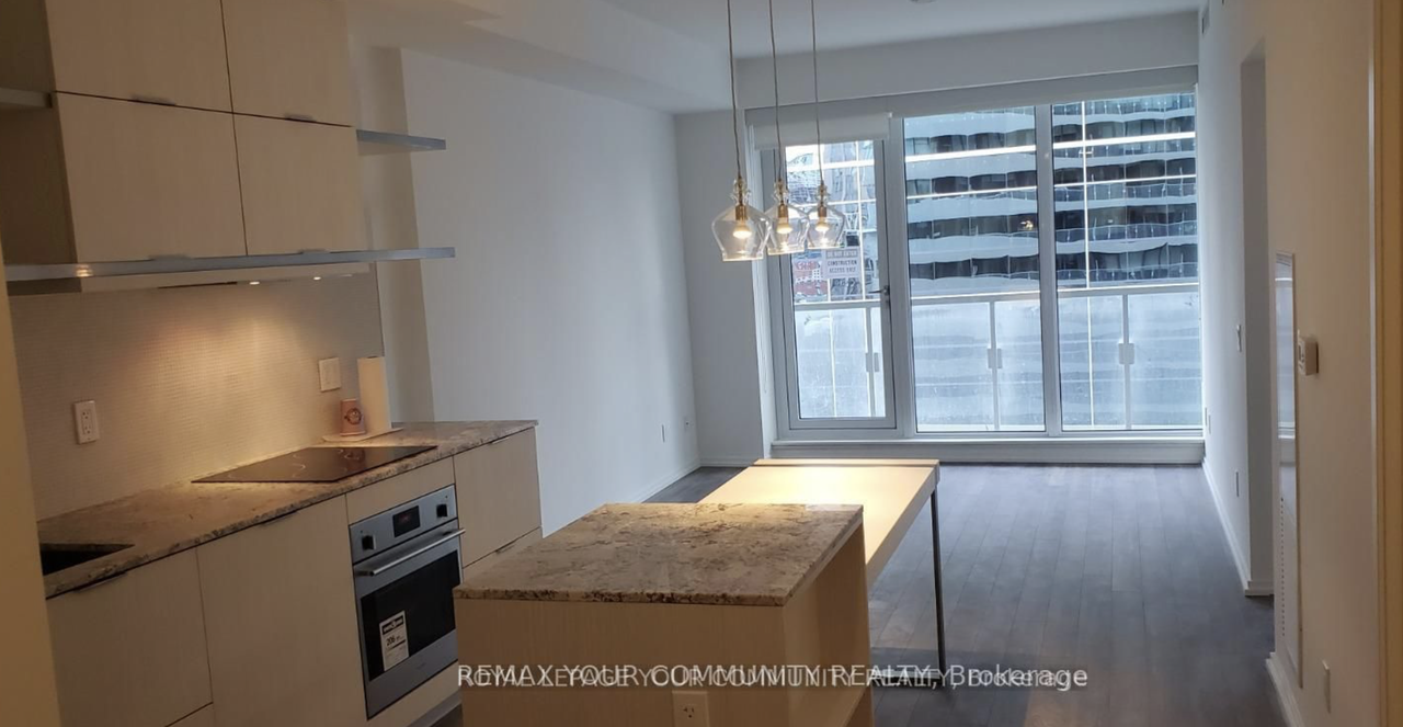 197 Yonge Street - Photo 3 of 12