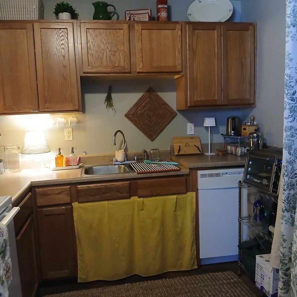 139 S Husband St #2 - Photo 3 of 5