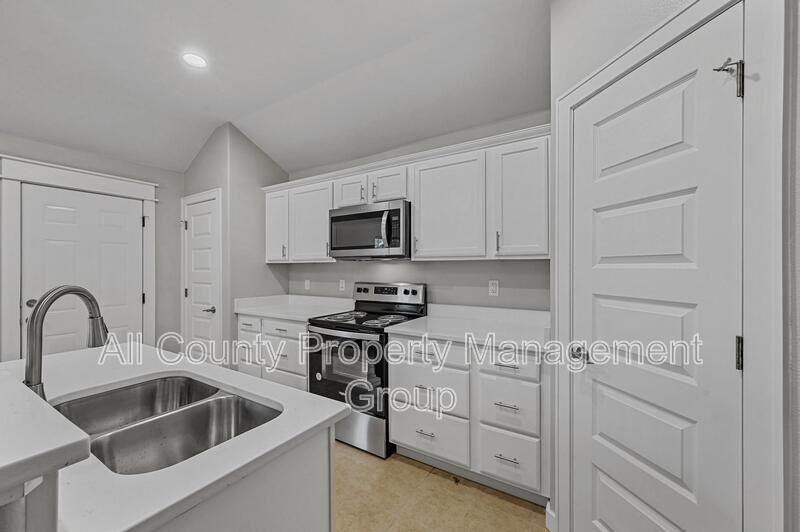 1810 Life Ave - Photo 5 of 19