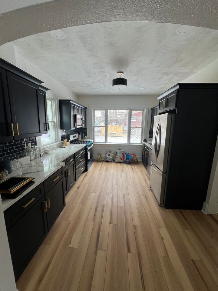 825 Berkshire Ave - Photo 2 of 24