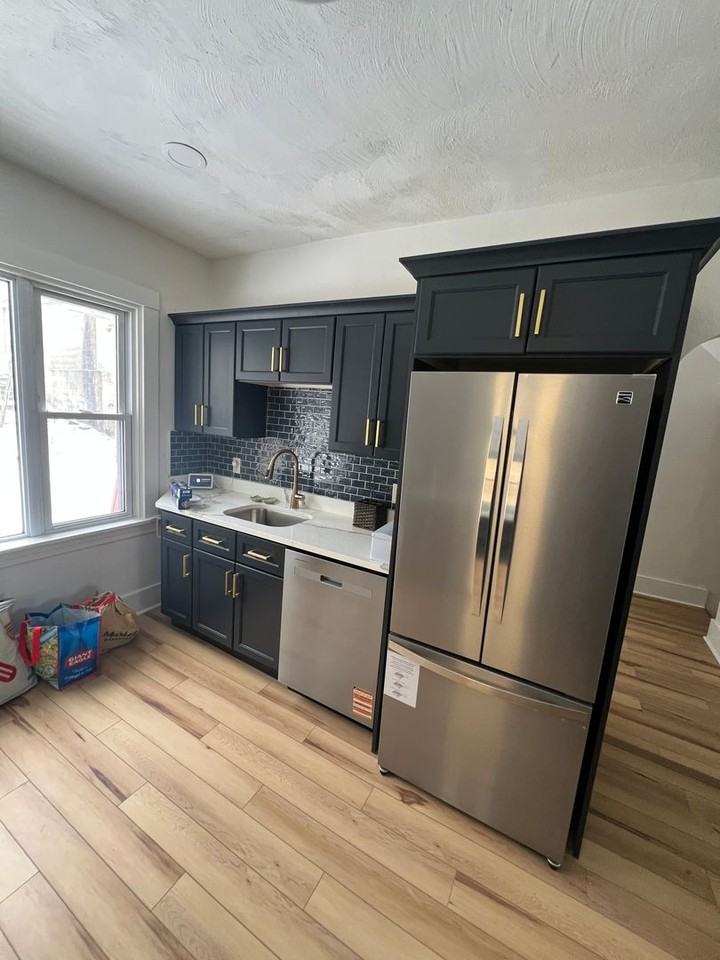 825 Berkshire Ave - Photo 4 of 24