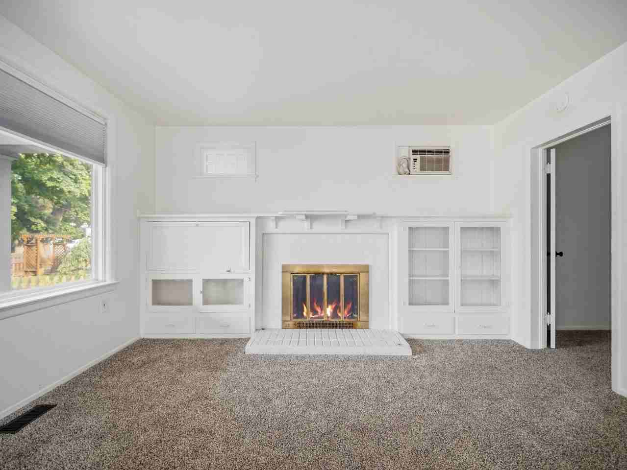2418 N Cincinnati St - Photo 5 of 43