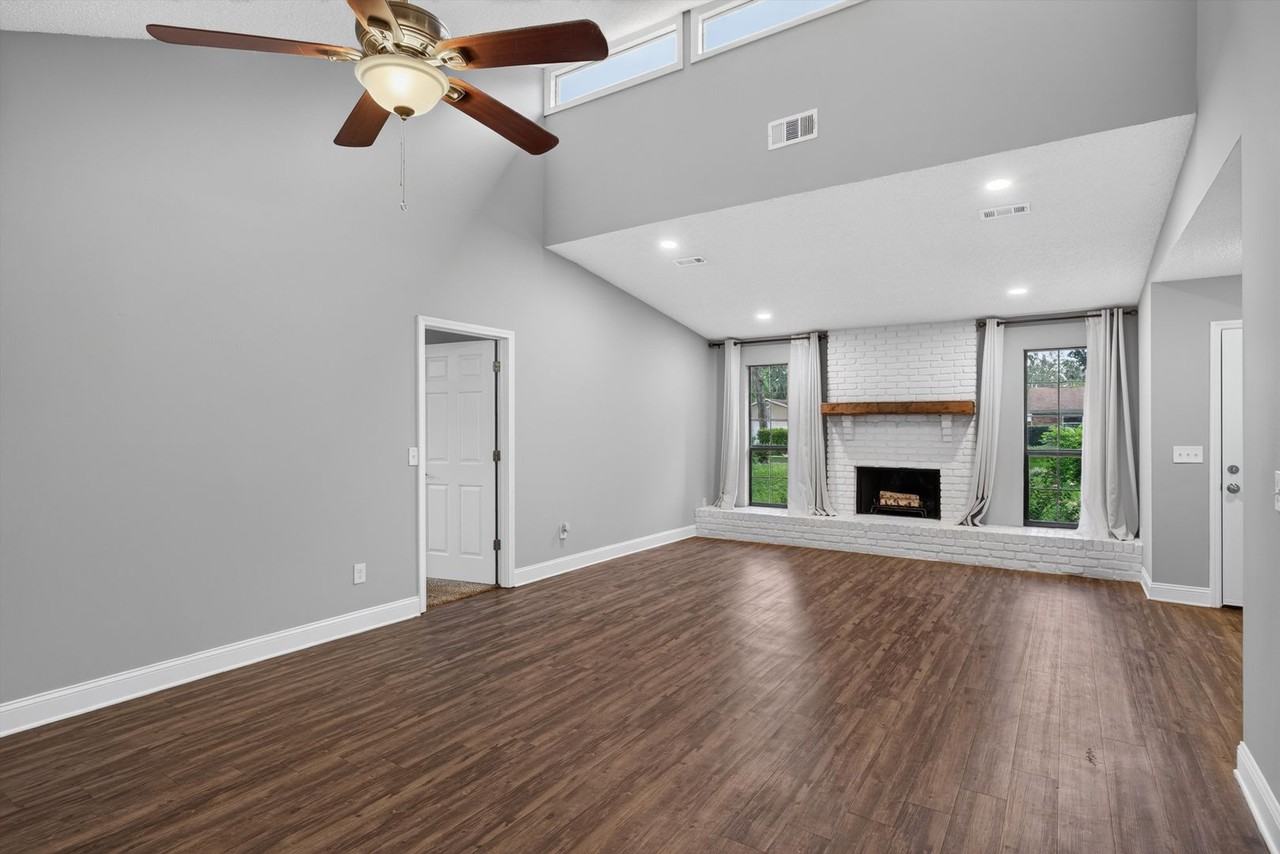 12344 Cormorant Ct - Photo 7 of 28