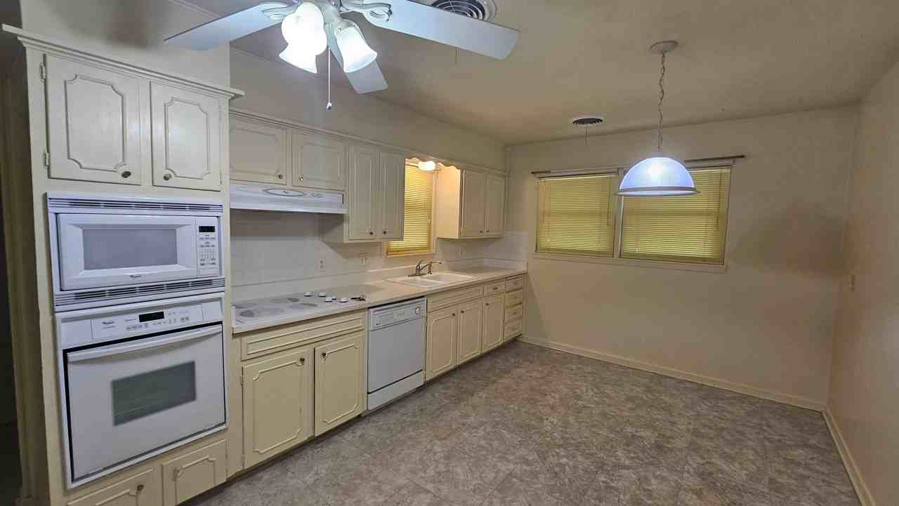 2805 Carter St - Photo 4 of 14