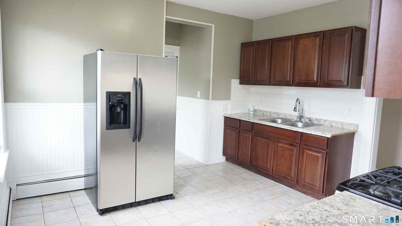 316 Linwood Ave - Photo 4 of 23