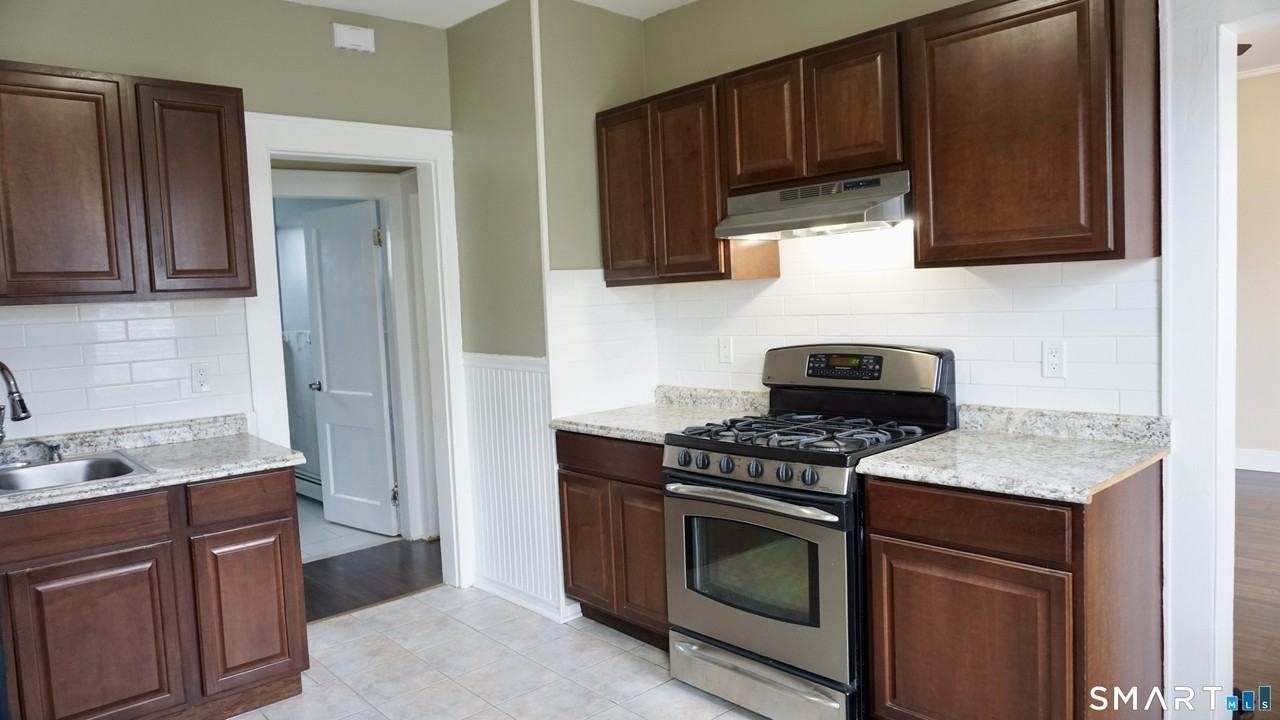 316 Linwood Ave - Photo 5 of 23
