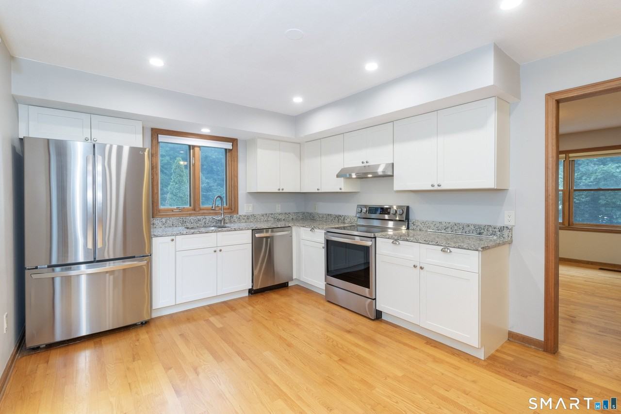 10 Clancy Rd #A - Photo 4 of 29