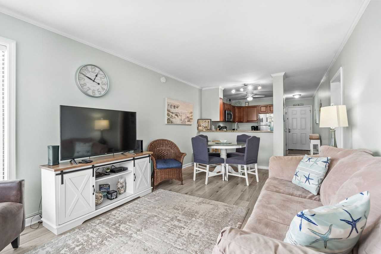 2405 S Ocean Blvd - Photo 5 of 50