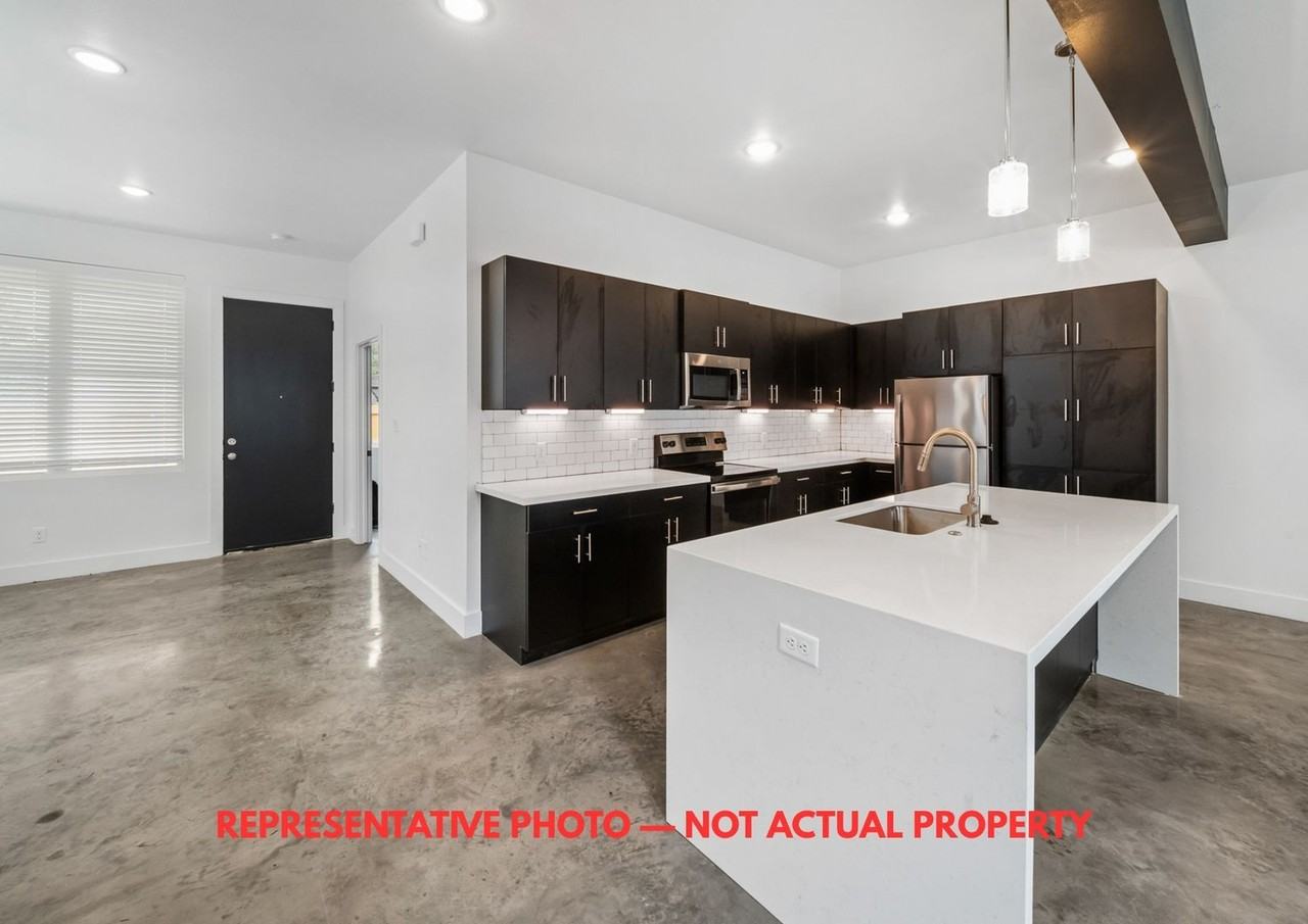 142 Watson St #103 - Photo 4 of 18