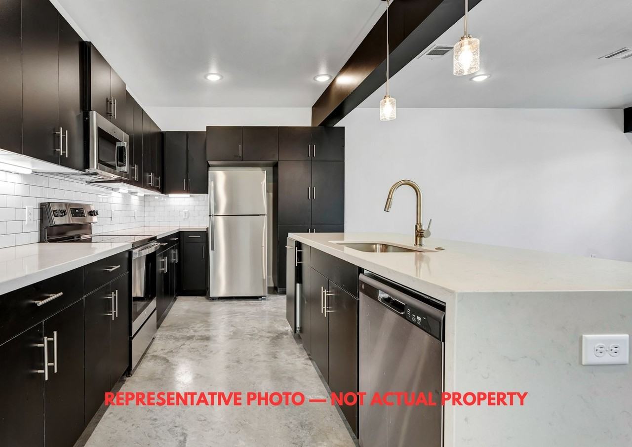 142 Watson St #103 - Photo 5 of 18