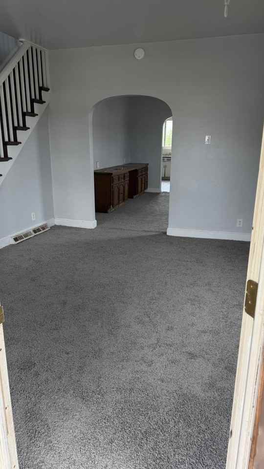 212 212 1.2 friendship st - Photo 2 of 7