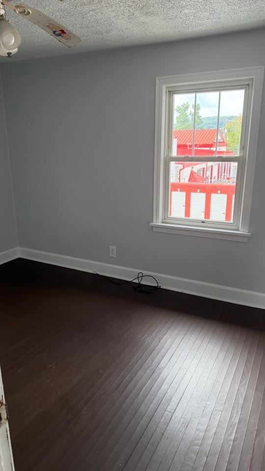 212 212 1.2 friendship st - Photo 5 of 7