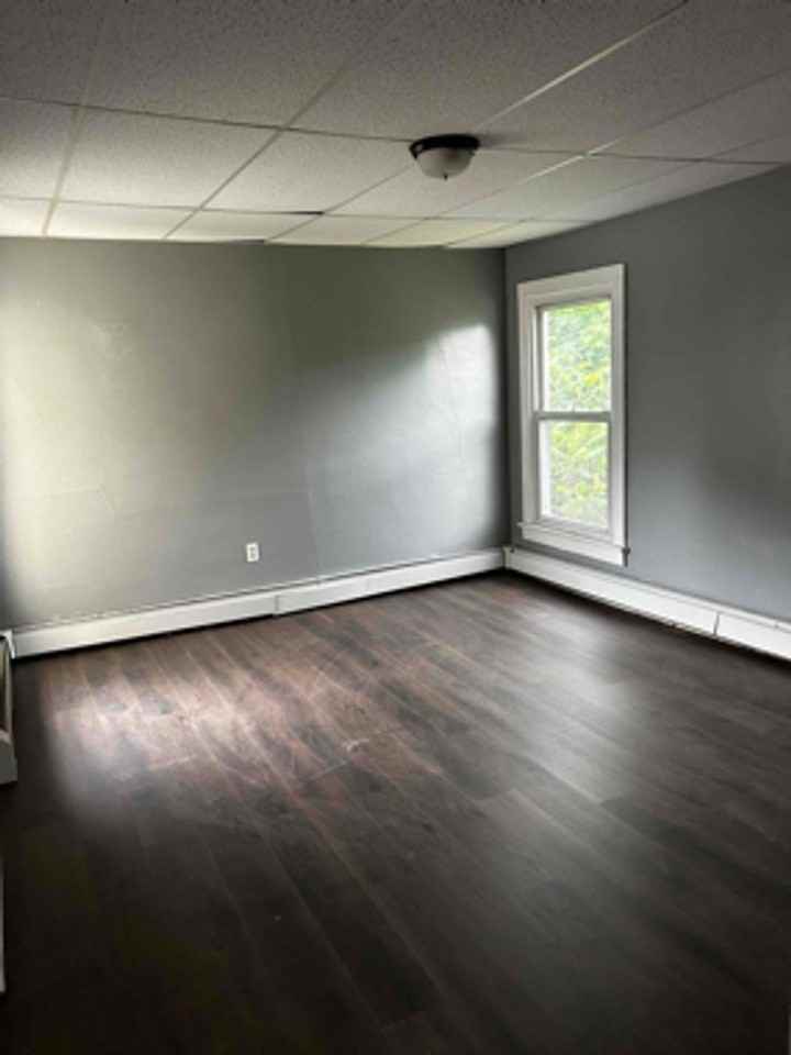 175 Belmont St - Photo 7 of 11