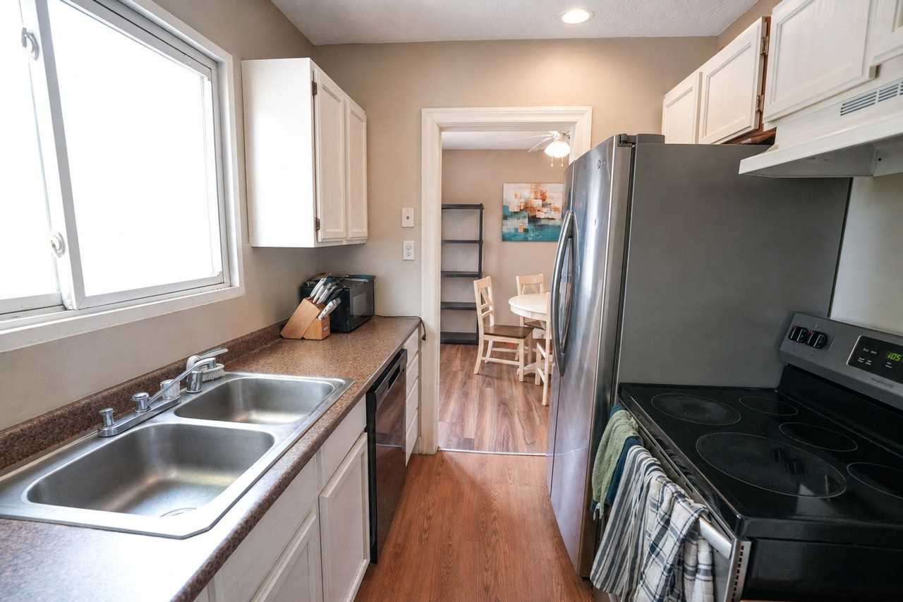 416 Gibson Ave - Photo 7 of 14