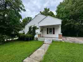 featured image of 643 Golfview Dr