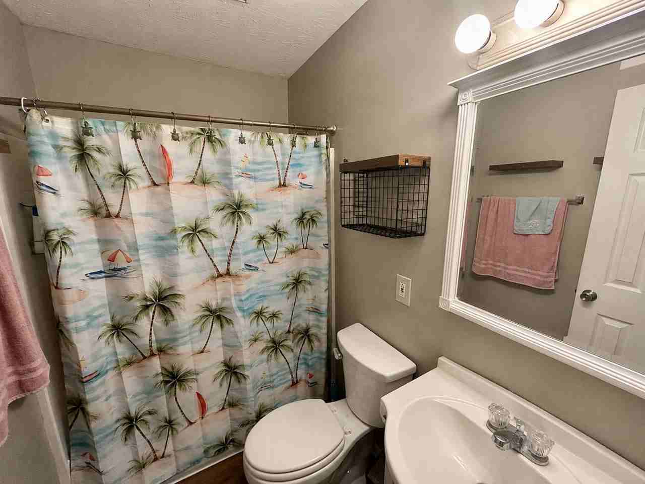 643 Golfview Dr - Photo 5 of 9