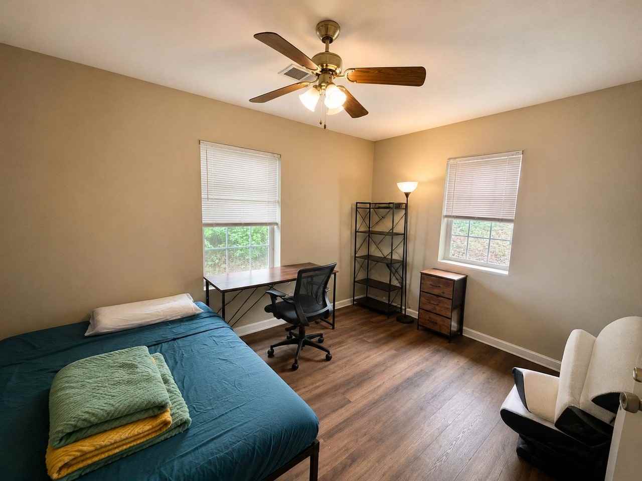 643 Golfview Dr - Photo 7 of 9