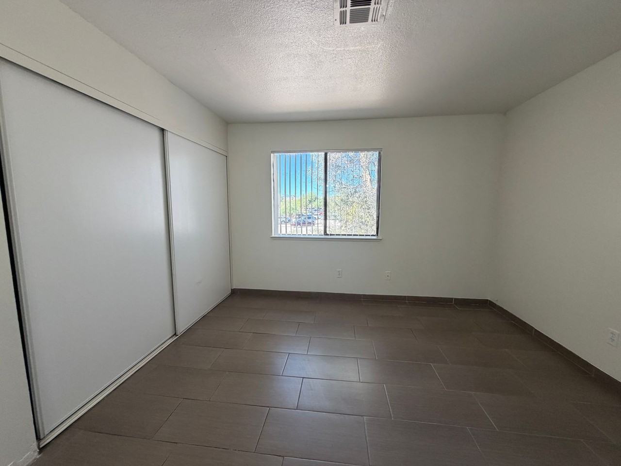 3704 Scuba Cir - Photo 5 of 16