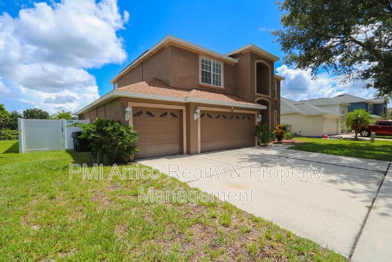 9018 Pinebreeze Dr - Photo 4 of 45