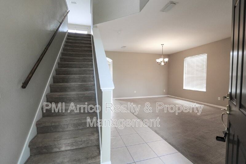 9018 Pinebreeze Dr - Photo 5 of 45