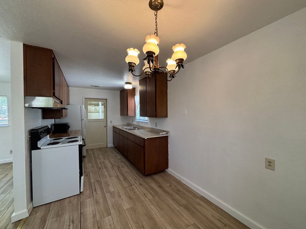 1455 Alamo Dr - Photo 4 of 13