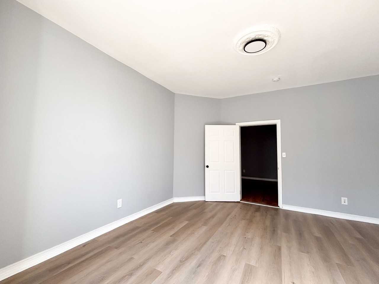 478 15th Ave - Photo 4 of 26