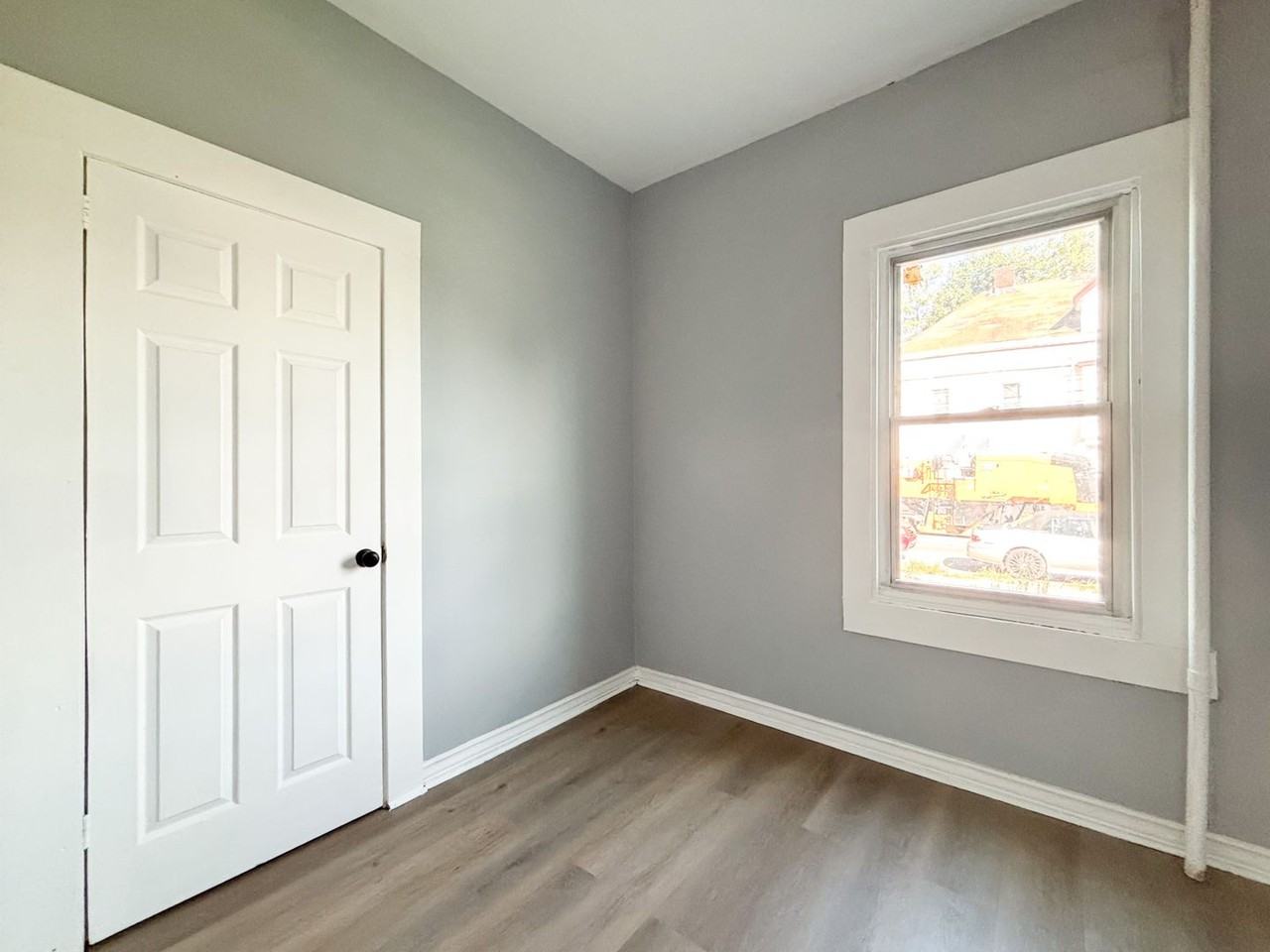 478 15th Ave - Photo 6 of 26