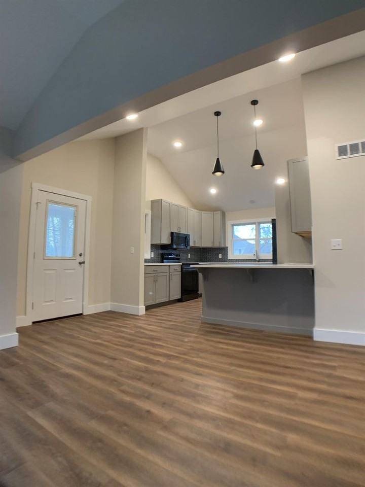 1215 E Hunter Ave - Photo 5 of 50