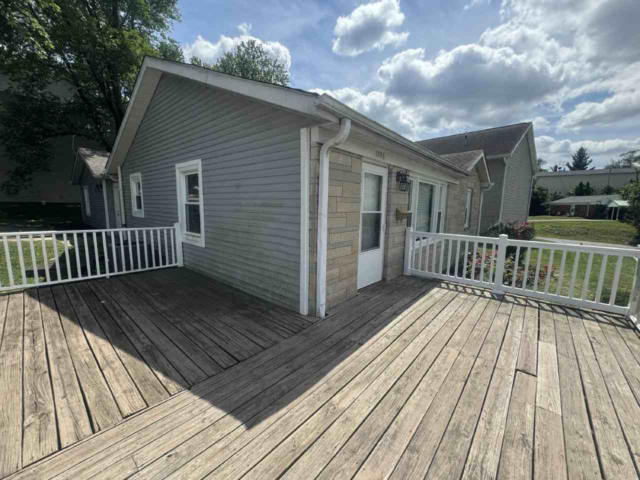 1506 N Washington St - Photo 3 of 34