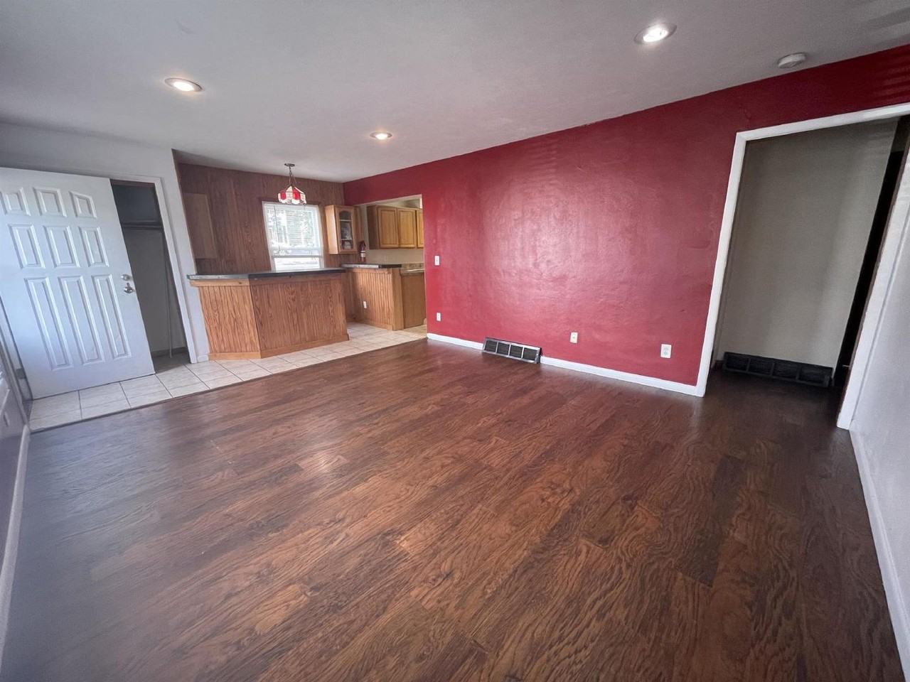 1506 N Washington St - Photo 6 of 34