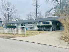 1904 E Maxwell Ln - Photo 1 of 1
