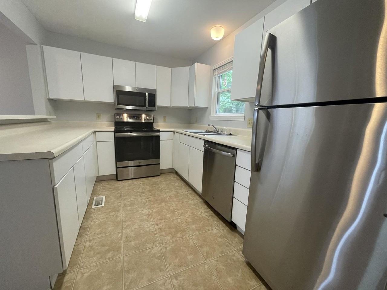 305 S Mitchell St - Photo 7 of 23