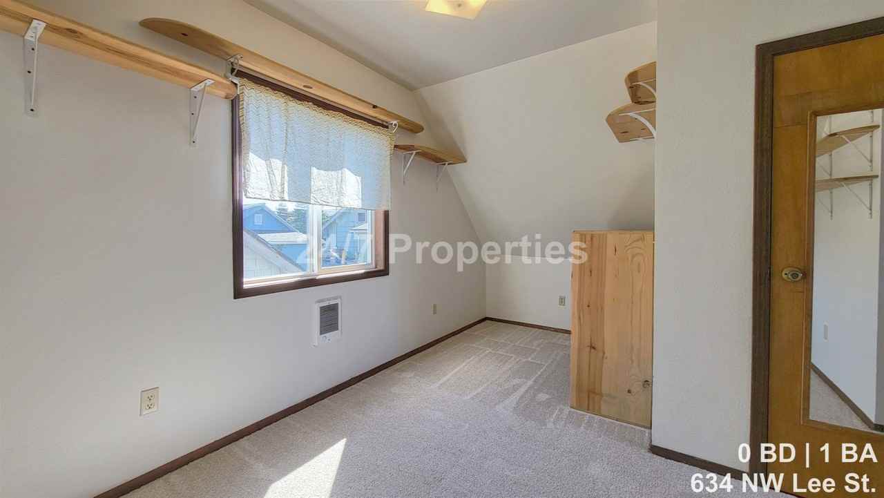 636 Nw Lee St - Photo 5 of 9
