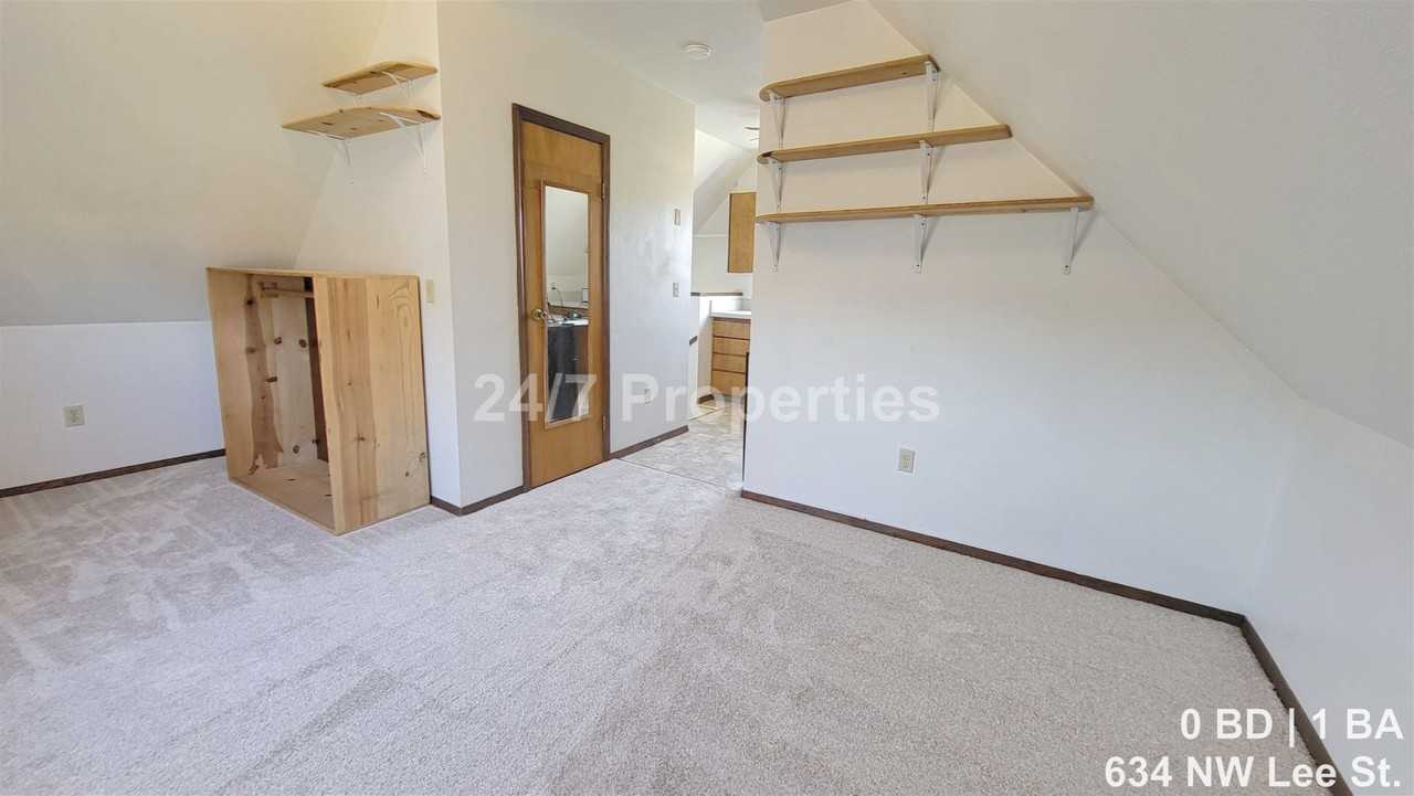 636 Nw Lee St - Photo 6 of 9