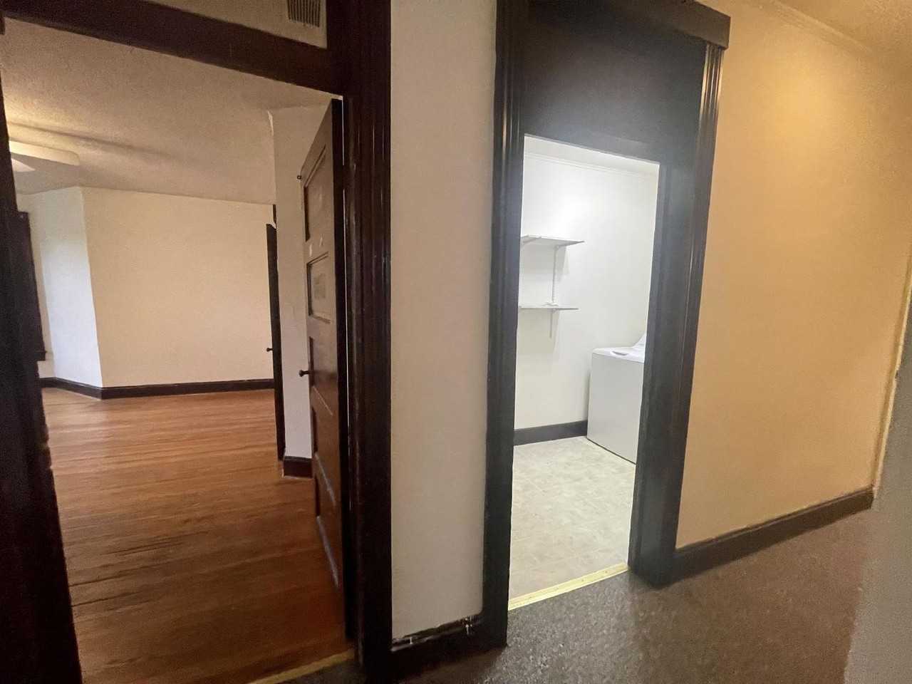 403 N Indiana Ave - Photo 6 of 27