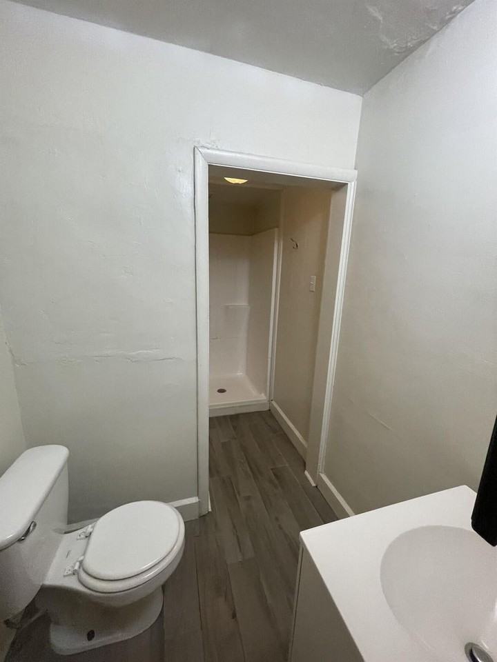 416 S Mitchell St - Photo 2 of 19