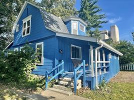 featured image of 420 S Woodlawn Ave