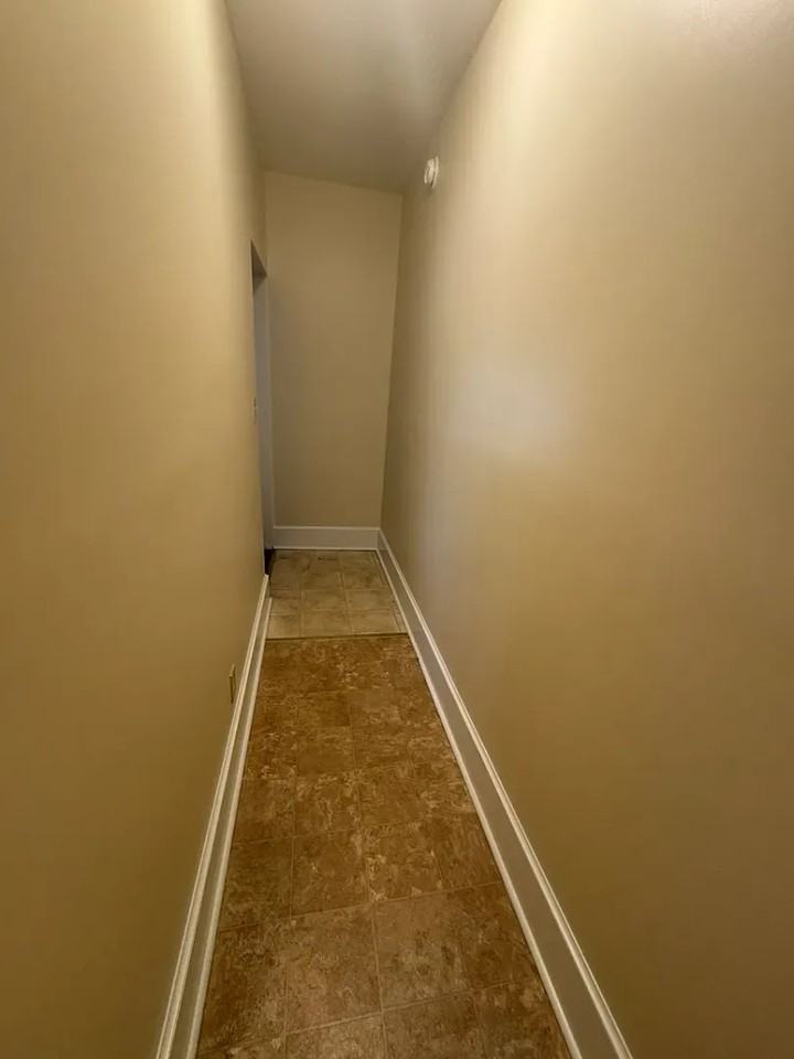 420 S Woodlawn Ave - Photo 4 of 47