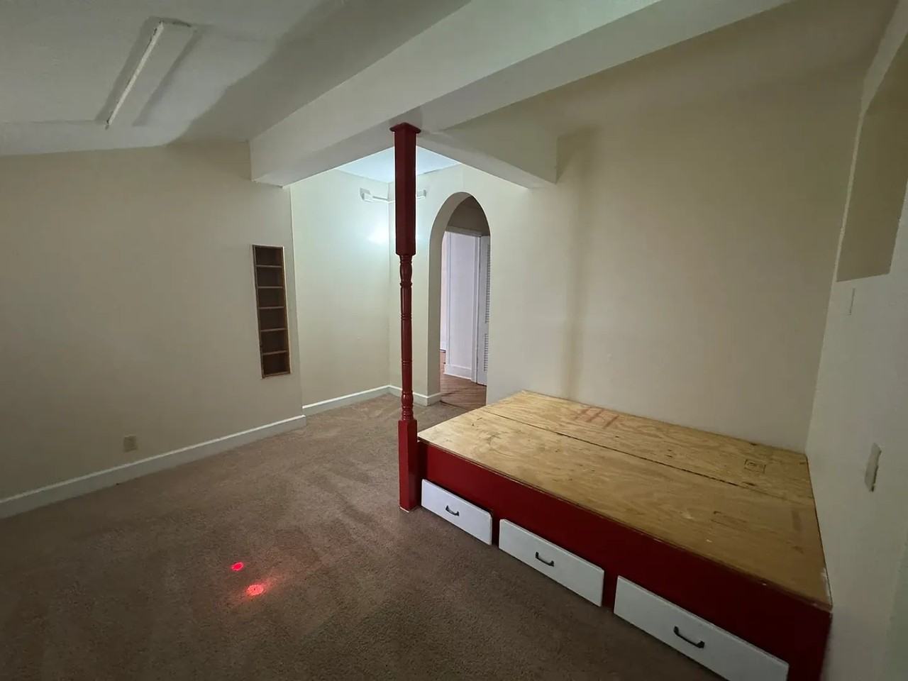 420 S Woodlawn Ave - Photo 5 of 47