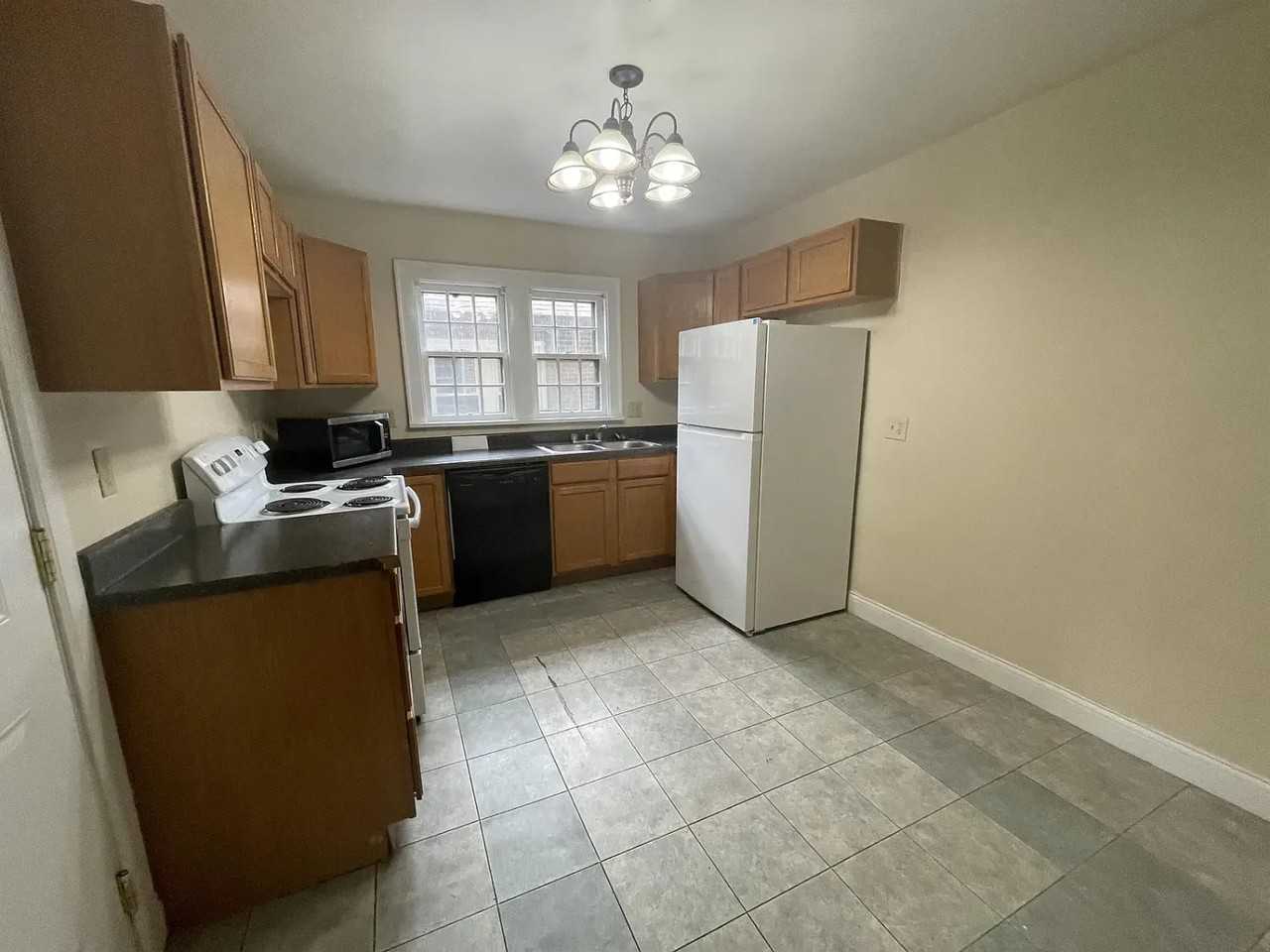 718 E Hunter Ave - Photo 2 of 23