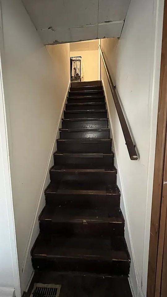 810 N Lincoln St - Photo 3 of 23